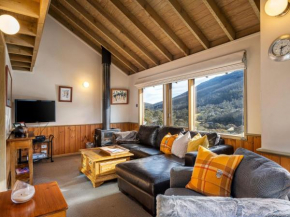 Banjo 4 Two Bedroom with Loft real fireplace and mountain views